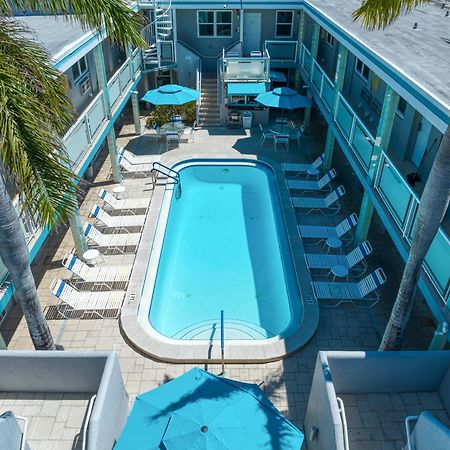Camelot Beach Suites Clearwater Beach Exterior foto