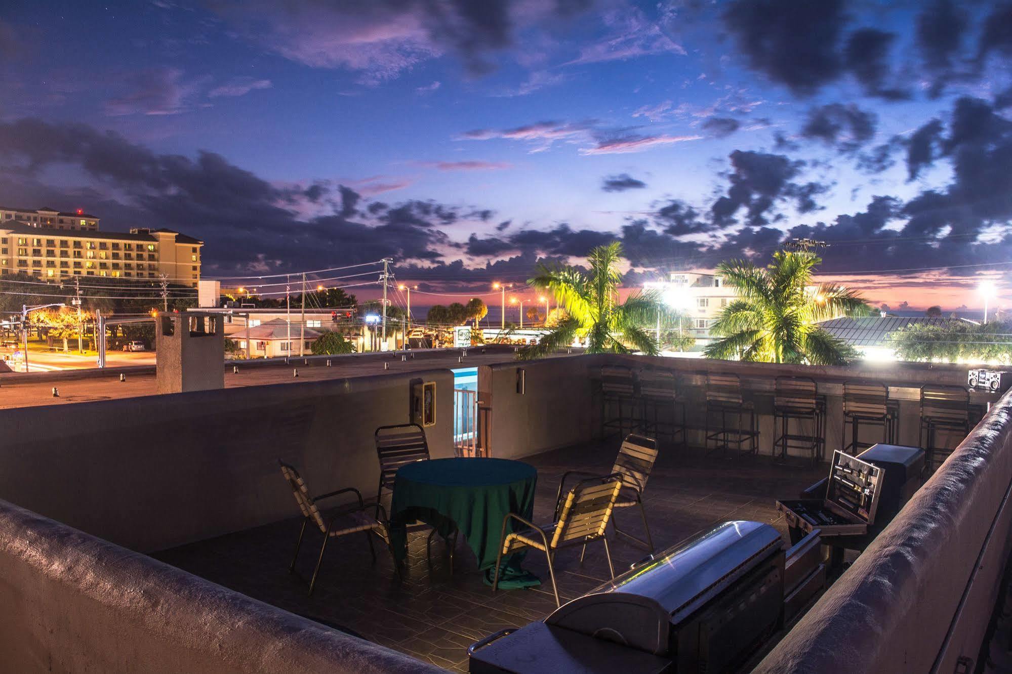 Camelot Beach Suites Clearwater Beach Exterior foto